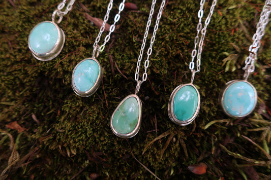 Lakeside Raindrop Mini Necklace